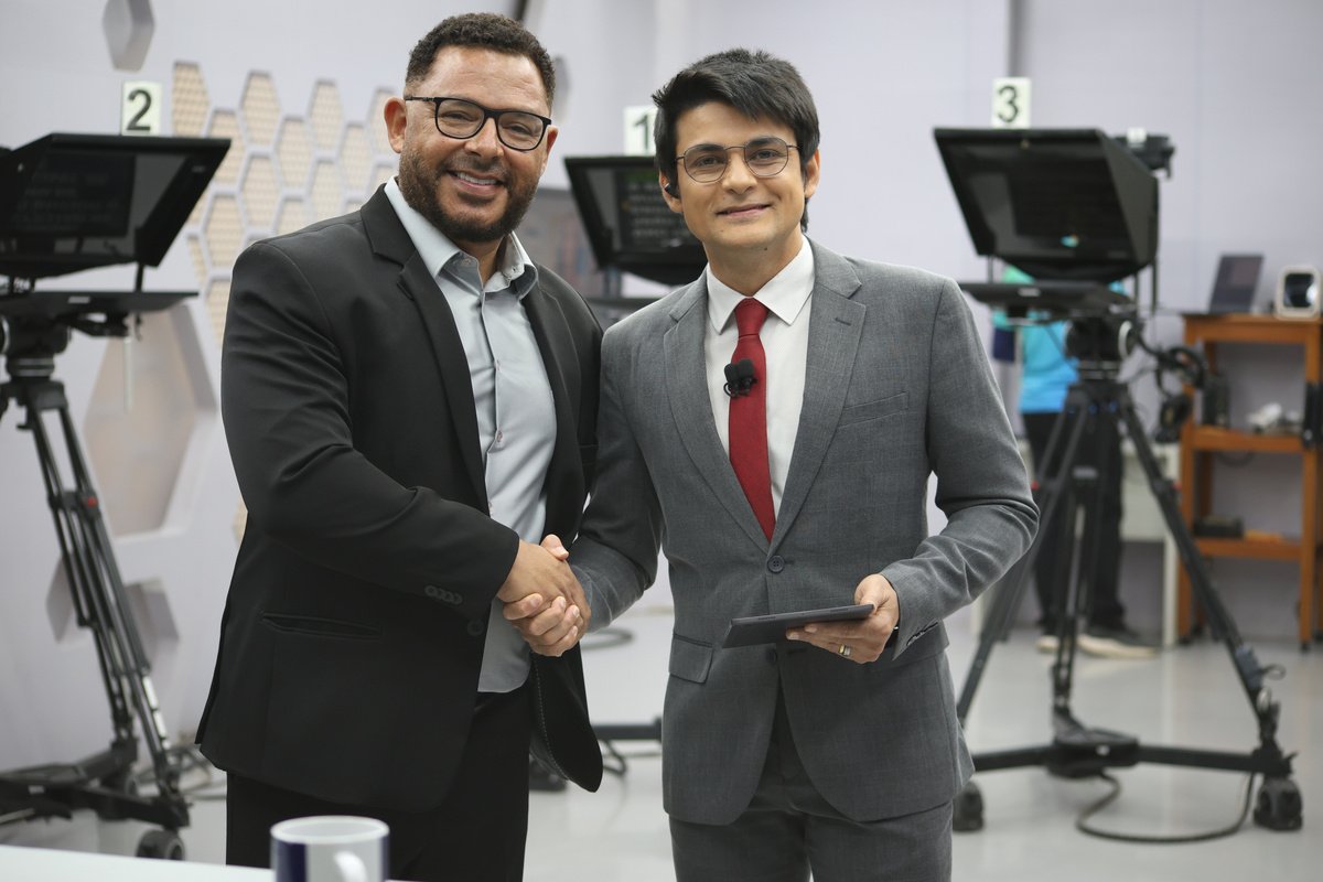 Cidinei Martins em entrevista ao vivo na televisão
