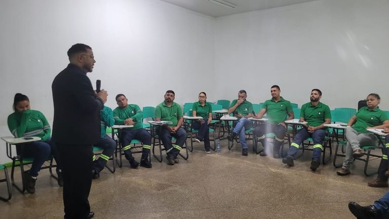 Treinamento com equipe operacional em campo